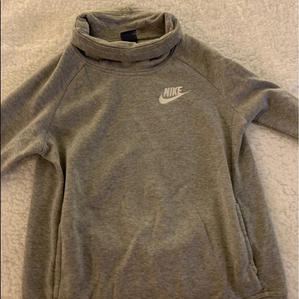 Nike Girls XL Crowl Neck Sweatshirt